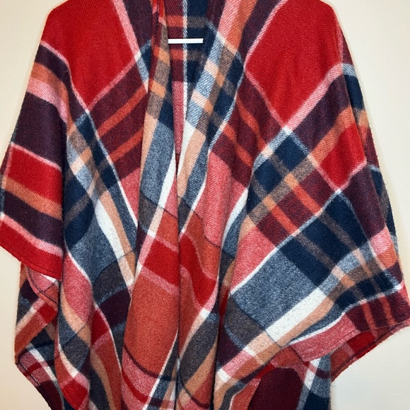 Woolrich Poncho Size OS  Tartan Plaid Blanket Shawl Red Blue EUC - Picture 3 of 6